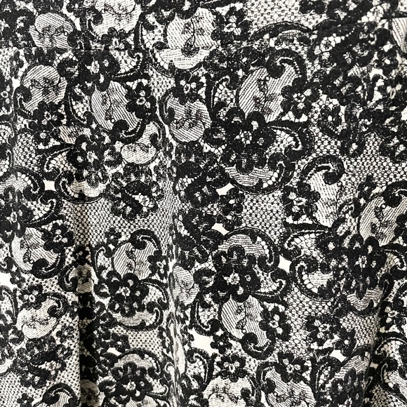 Charlotte Russe stretch skirt - Picture 2 of 3